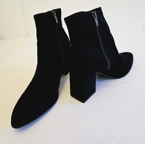 Marc Fisher Women's Faux Suede Black Ankle Booties Block Heels Size 11 - Picture 1 of 17